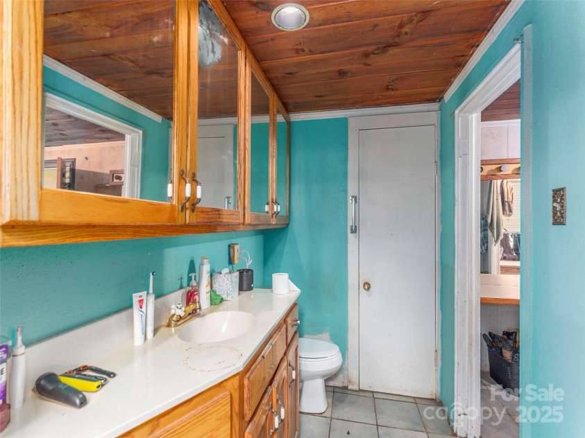 157 Evergreen Circle, Waynesville, NC 28786.  MLS# CAR4269638, YatesRealty ID 24788. 