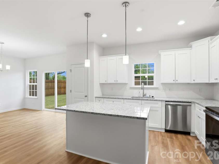 443 Dawn Circle, Charlotte, NC 28213.  MLS# CAR4379647, YatesRealty ID 24788. 