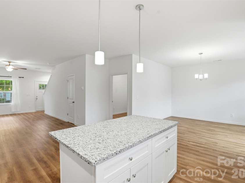 443 Dawn Circle, Charlotte, NC 28213.  MLS# CAR4379647, YatesRealty ID 24788. 