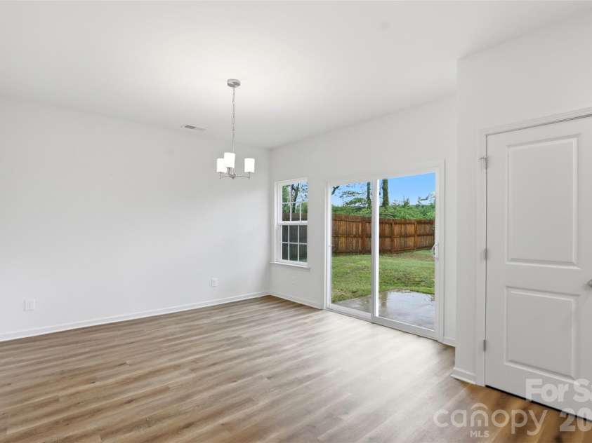 443 Dawn Circle, Charlotte, NC 28213.  MLS# CAR4379647, YatesRealty ID 24788. 