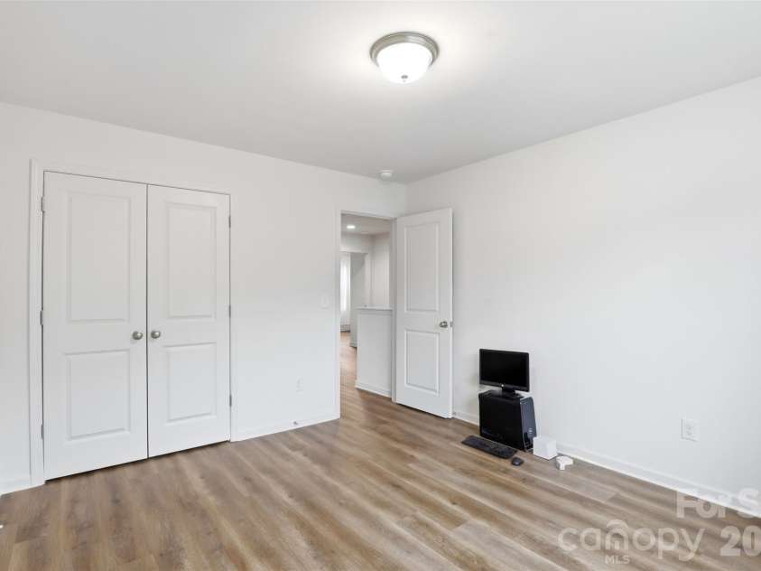 443 Dawn Circle, Charlotte, NC 28213.  MLS# CAR4379647, YatesRealty ID 24788. 
