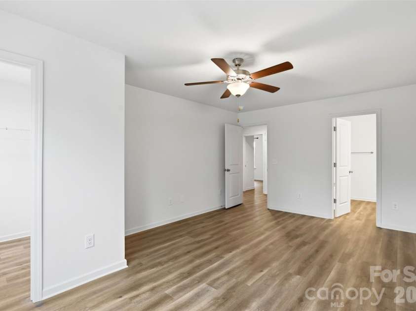 443 Dawn Circle, Charlotte, NC 28213.  MLS# CAR4379647, YatesRealty ID 24788. 