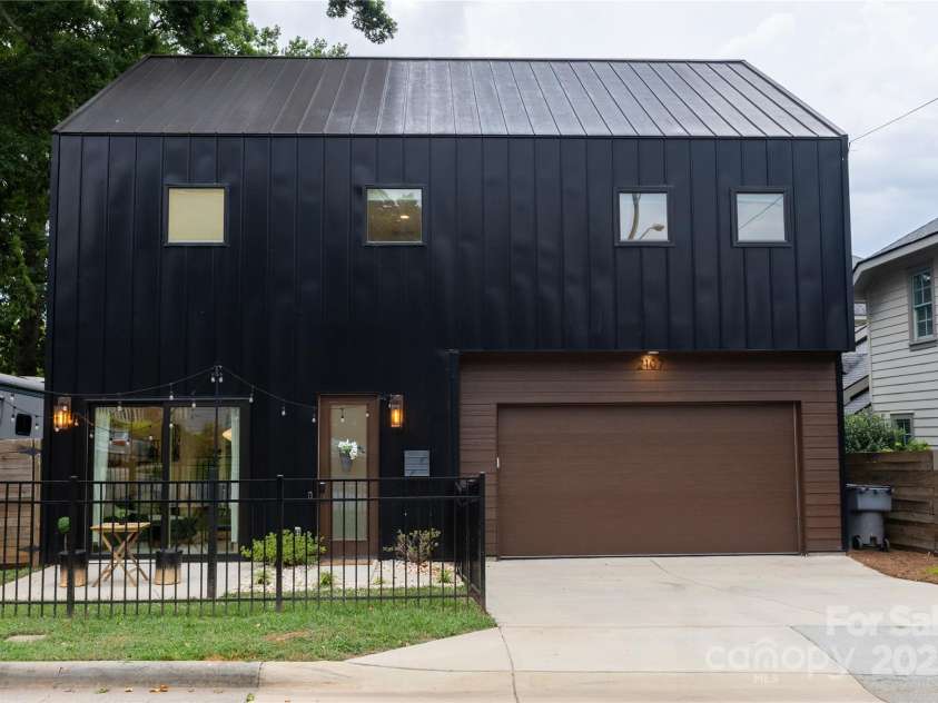 2107 Trade Street, Charlotte, NC 28216.  MLS# CAR4271767, YatesRealty ID 24789. 