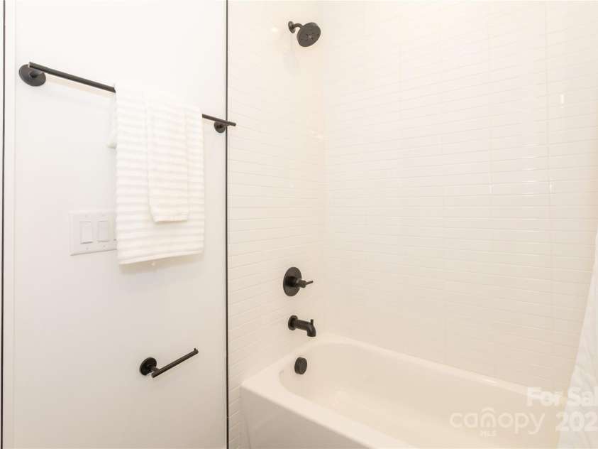 2107 Trade Street, Charlotte, NC 28216.  MLS# CAR4271767, YatesRealty ID 24789. 