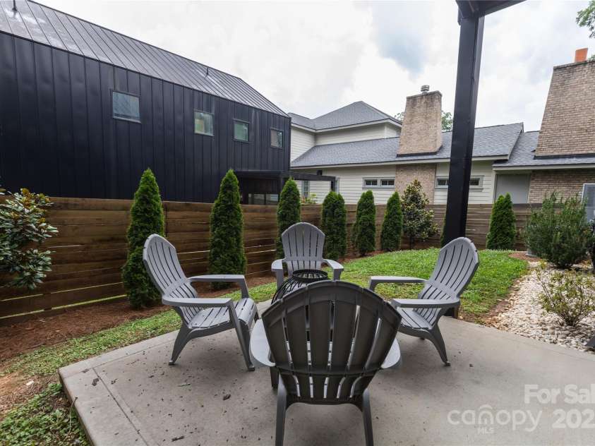 2107 Trade Street, Charlotte, NC 28216.  MLS# CAR4271767, YatesRealty ID 24789. 