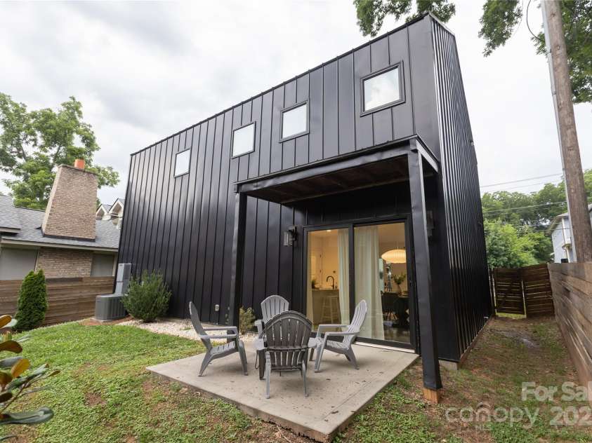 2107 Trade Street, Charlotte, NC 28216.  MLS# CAR4271767, YatesRealty ID 24789. Back Patio