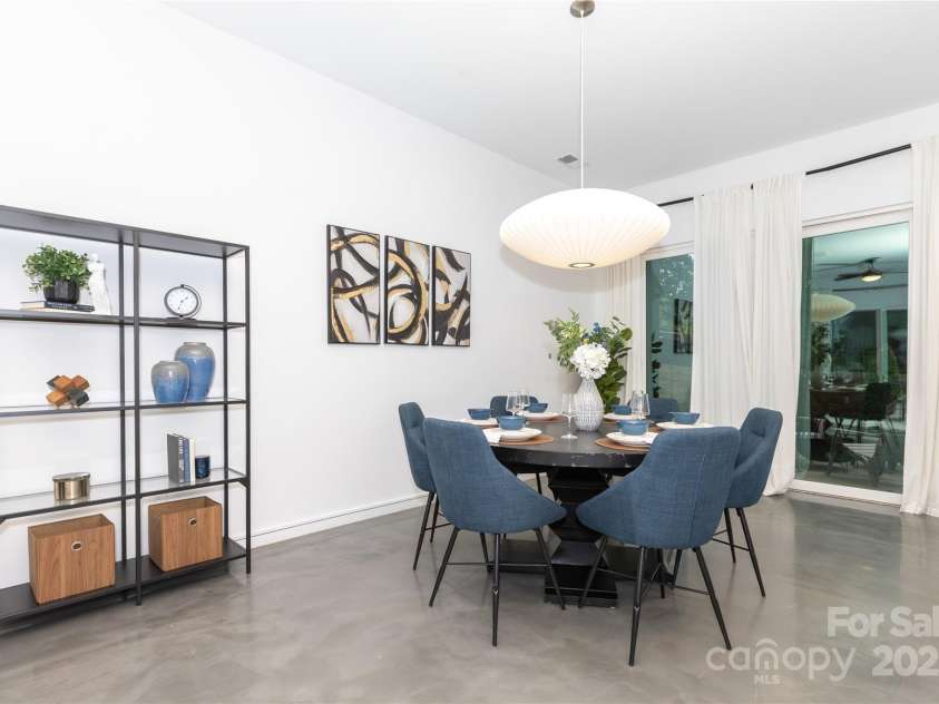 2107 Trade Street, Charlotte, NC 28216.  MLS# CAR4271767, YatesRealty ID 24789. Dining Area