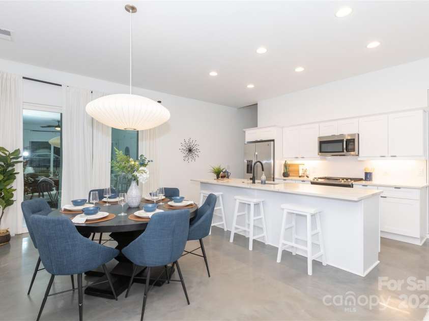2107 Trade Street, Charlotte, NC 28216.  MLS# CAR4271767, YatesRealty ID 24789. Dining/Kitchen