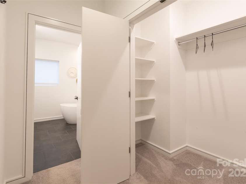 2107 Trade Street, Charlotte, NC 28216.  MLS# CAR4271767, YatesRealty ID 24789. Dual Closets