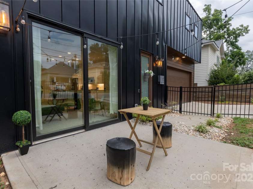 2107 Trade Street, Charlotte, NC 28216.  MLS# CAR4271767, YatesRealty ID 24789. Front Patio