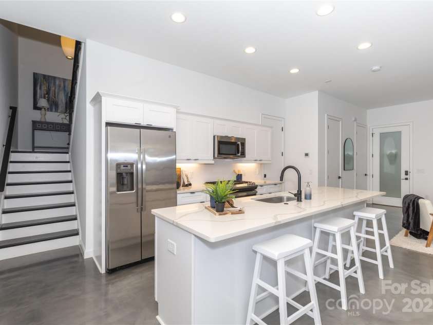 2107 Trade Street, Charlotte, NC 28216.  MLS# CAR4271767, YatesRealty ID 24789. Kitchen