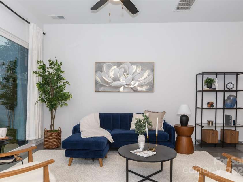 2107 Trade Street, Charlotte, NC 28216.  MLS# CAR4271767, YatesRealty ID 24789. Living Room