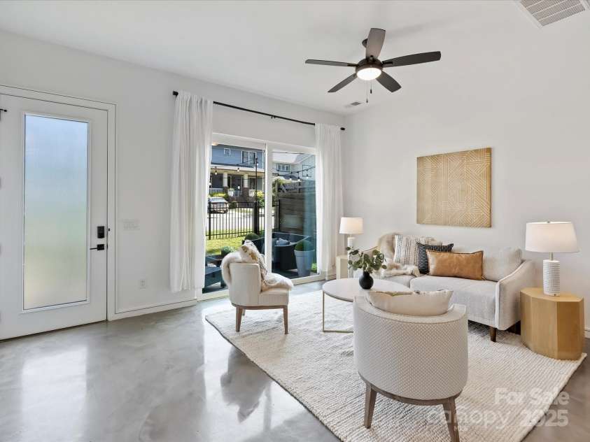 2107 Trade Street, Charlotte, NC 28216.  MLS# CAR4302597, YatesRealty ID 24789. 