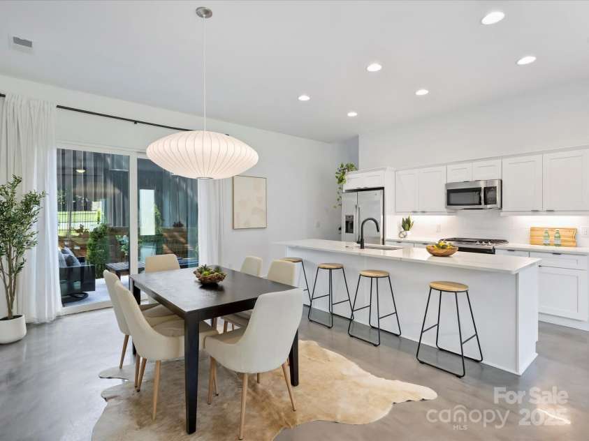 2107 Trade Street, Charlotte, NC 28216.  MLS# CAR4302597, YatesRealty ID 24789. 