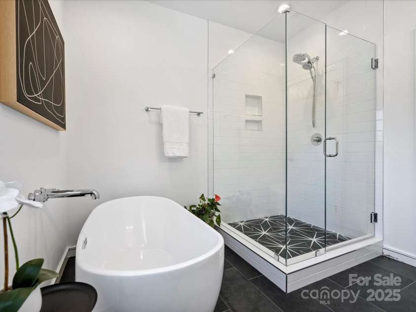 2107 Trade Street, Charlotte, NC 28216.  MLS# CAR4302597, YatesRealty ID 24789. 