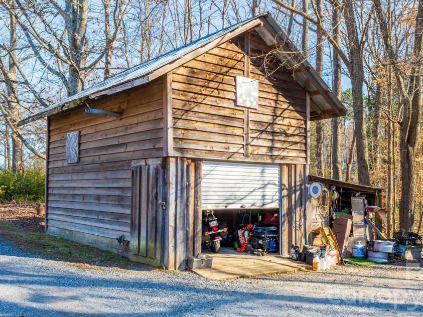 11443 Mooresville Road, Davidson, NC 28036.  MLS# CAR4329658, YatesRealty ID 2479. 