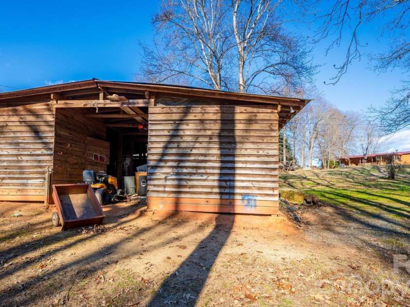 11443 Mooresville Road, Davidson, NC 28036.  MLS# CAR4329658, YatesRealty ID 2479. 