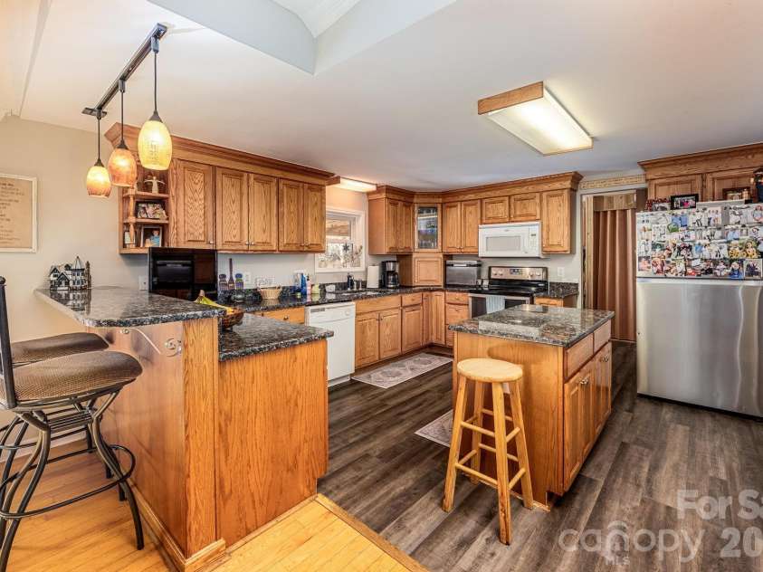 11443 Mooresville Road, Davidson, NC 28036.  MLS# CAR4329658, YatesRealty ID 2479. 