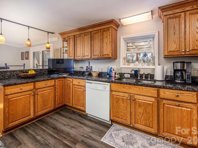 11443 Mooresville Road, Davidson, NC 28036.  MLS# CAR4329658, YatesRealty ID 2479. 