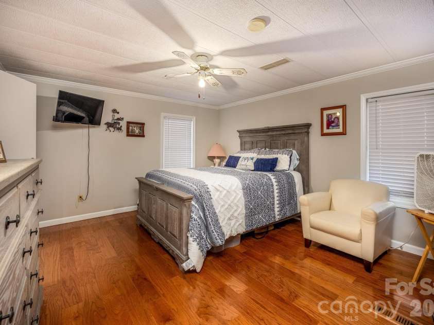 11443 Mooresville Road, Davidson, NC 28036.  MLS# CAR4329658, YatesRealty ID 2479. 