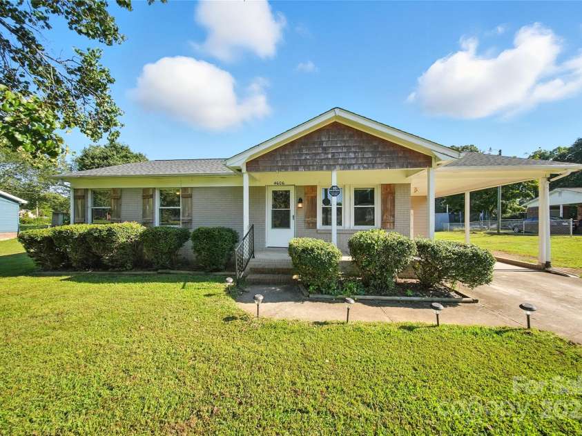 4606 Cloverwood Lane, Gastonia, NC 28052.  MLS# CAR4292902, YatesRealty ID 2479. 