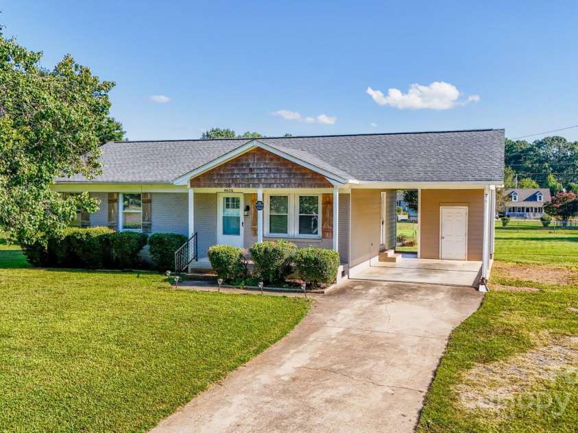 4606 Cloverwood Lane, Gastonia, NC 28052.  MLS# CAR4292902, YatesRealty ID 2479. 