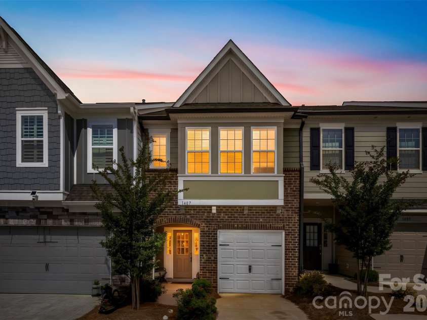 1407 Crest Creek Court, Clover, SC 29710.  MLS# CAR4379295, YatesRealty ID 24791. 
