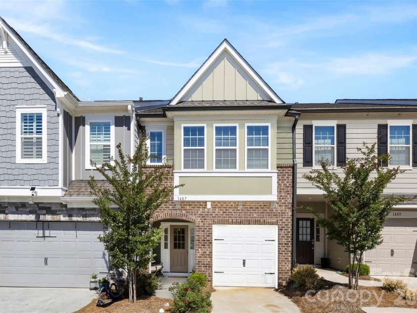 1407 Crest Creek Court, Clover, SC 29710.  MLS# CAR4379295, YatesRealty ID 24791. 