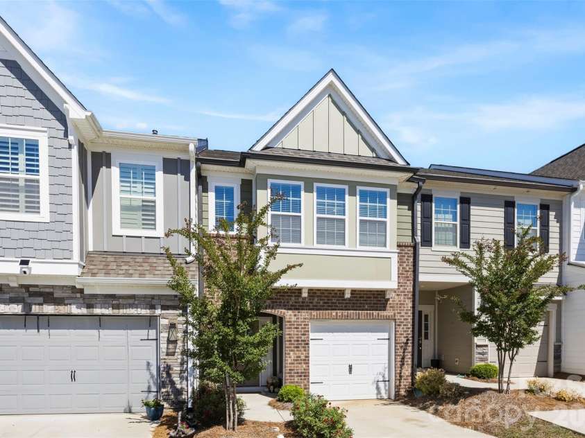 1407 Crest Creek Court, Clover, SC 29710.  MLS# CAR4379295, YatesRealty ID 24791. 