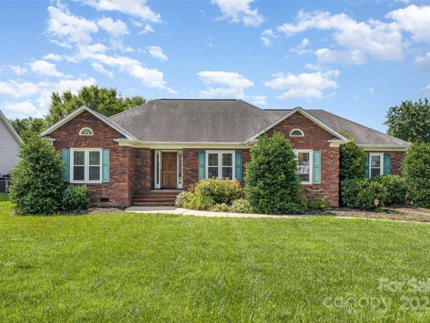 2627 Willis Drive, Harrisburg, NC 28075.  MLS# CAR4266909, YatesRealty ID 24793. 