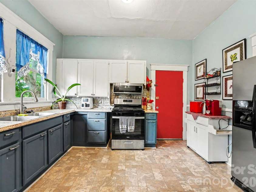 524 Horah Street, Salisbury, NC 28144.  MLS# CAR4377189, YatesRealty ID 24794. 