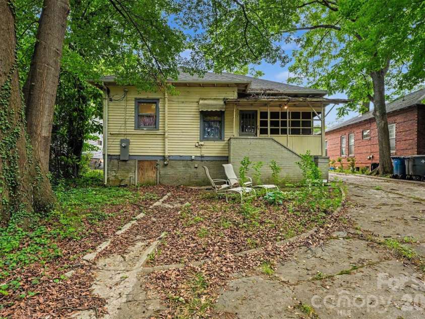 524 Horah Street, Salisbury, NC 28144.  MLS# CAR4377189, YatesRealty ID 24794. 