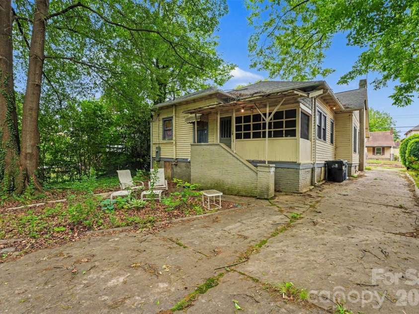 524 Horah Street, Salisbury, NC 28144.  MLS# CAR4377189, YatesRealty ID 24794. 