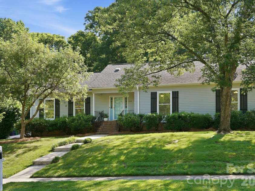 1200 Beechdale Drive, Charlotte, NC 28212.  MLS# CAR4378896, YatesRealty ID 24795. 
