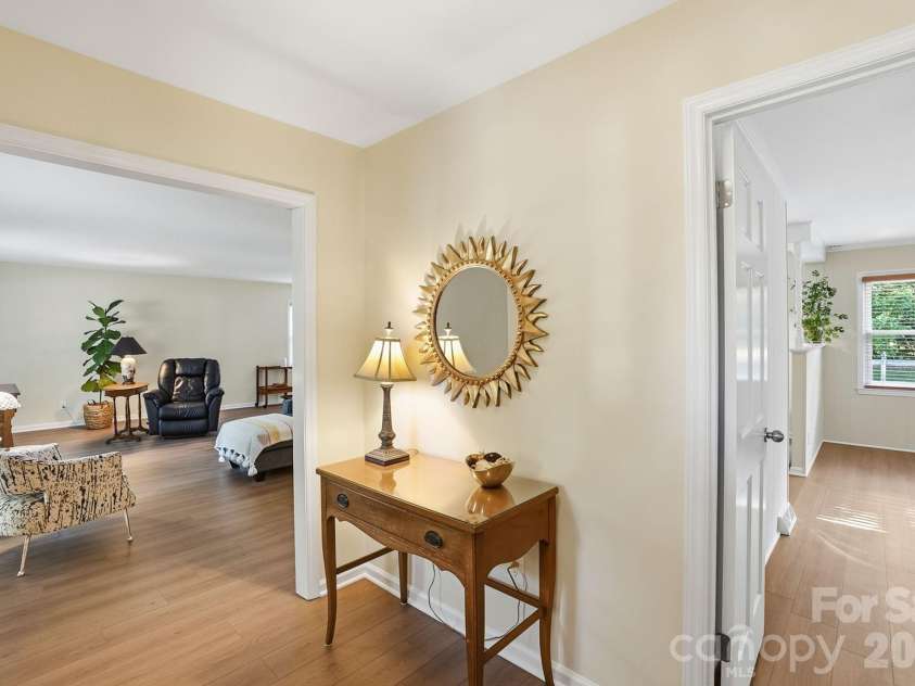 1200 Beechdale Drive, Charlotte, NC 28212.  MLS# CAR4378896, YatesRealty ID 24795. 