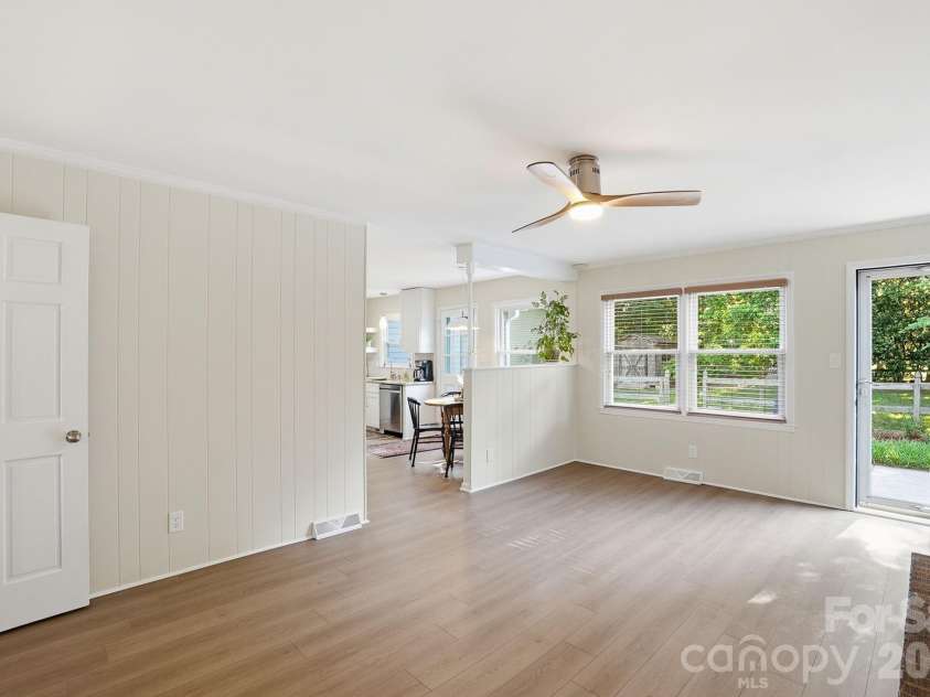 1200 Beechdale Drive, Charlotte, NC 28212.  MLS# CAR4378896, YatesRealty ID 24795. 