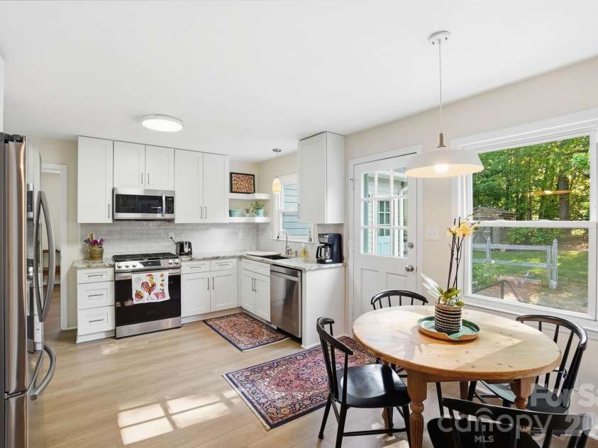 1200 Beechdale Drive, Charlotte, NC 28212.  MLS# CAR4378896, YatesRealty ID 24795. 