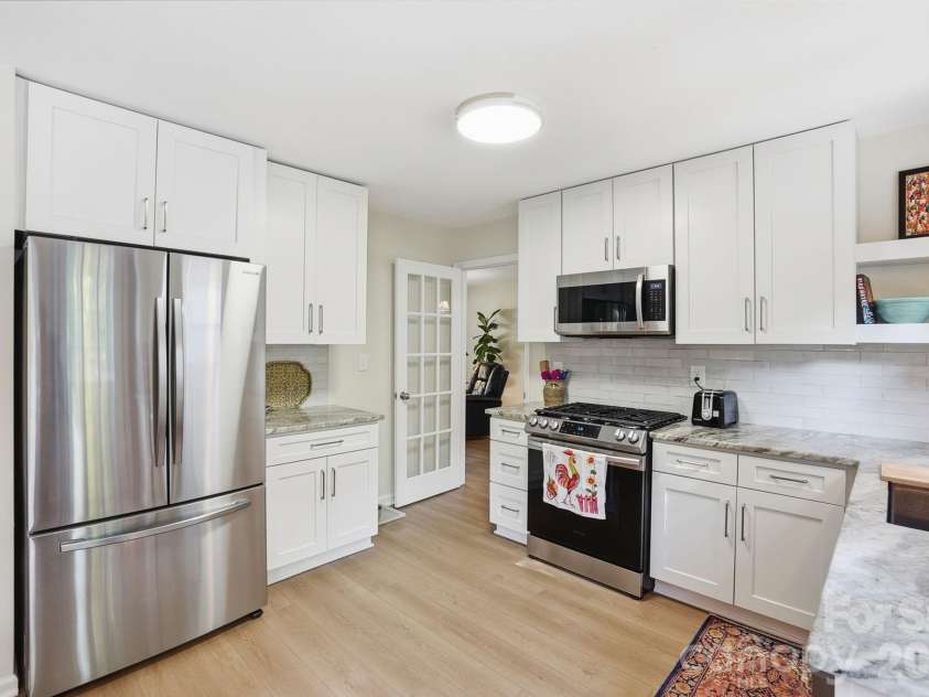 1200 Beechdale Drive, Charlotte, NC 28212.  MLS# CAR4378896, YatesRealty ID 24795. 