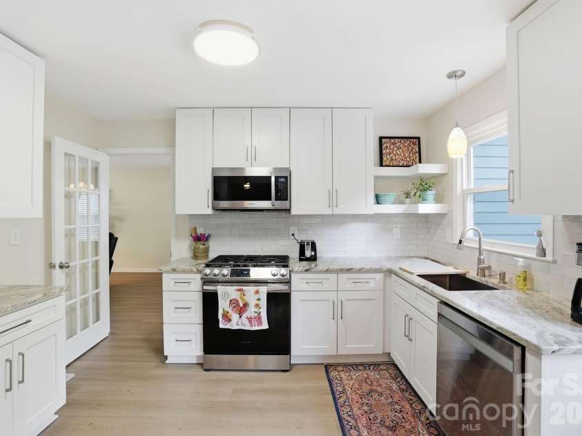 1200 Beechdale Drive, Charlotte, NC 28212.  MLS# CAR4378896, YatesRealty ID 24795. 