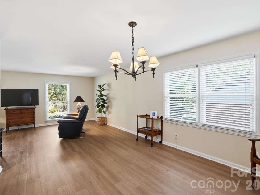 1200 Beechdale Drive, Charlotte, NC 28212.  MLS# CAR4378896, YatesRealty ID 24795. 