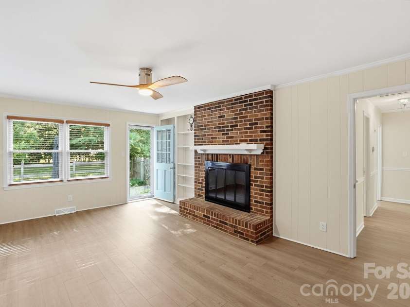 1200 Beechdale Drive, Charlotte, NC 28212.  MLS# CAR4378896, YatesRealty ID 24795. 