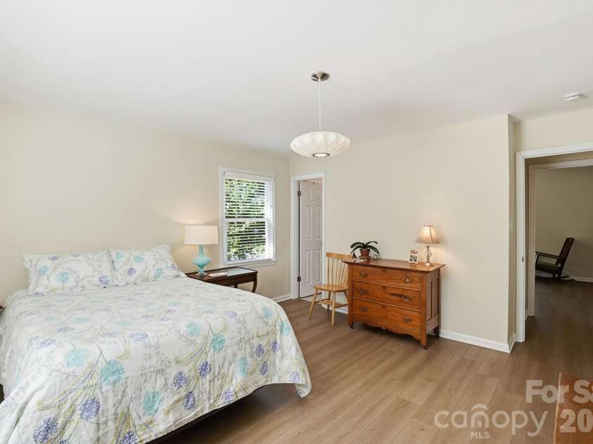 1200 Beechdale Drive, Charlotte, NC 28212.  MLS# CAR4378896, YatesRealty ID 24795. 