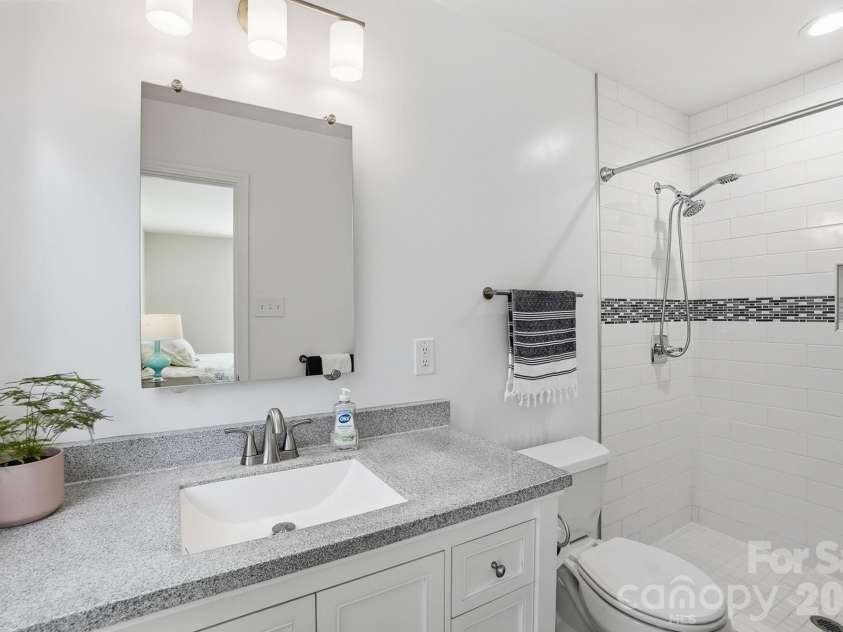 1200 Beechdale Drive, Charlotte, NC 28212.  MLS# CAR4378896, YatesRealty ID 24795. 