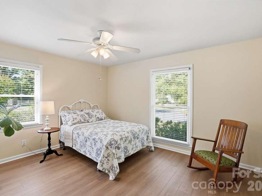 1200 Beechdale Drive, Charlotte, NC 28212.  MLS# CAR4378896, YatesRealty ID 24795. 