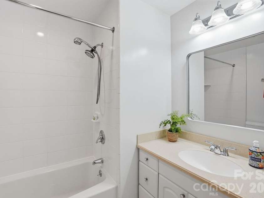 1200 Beechdale Drive, Charlotte, NC 28212.  MLS# CAR4378896, YatesRealty ID 24795. 