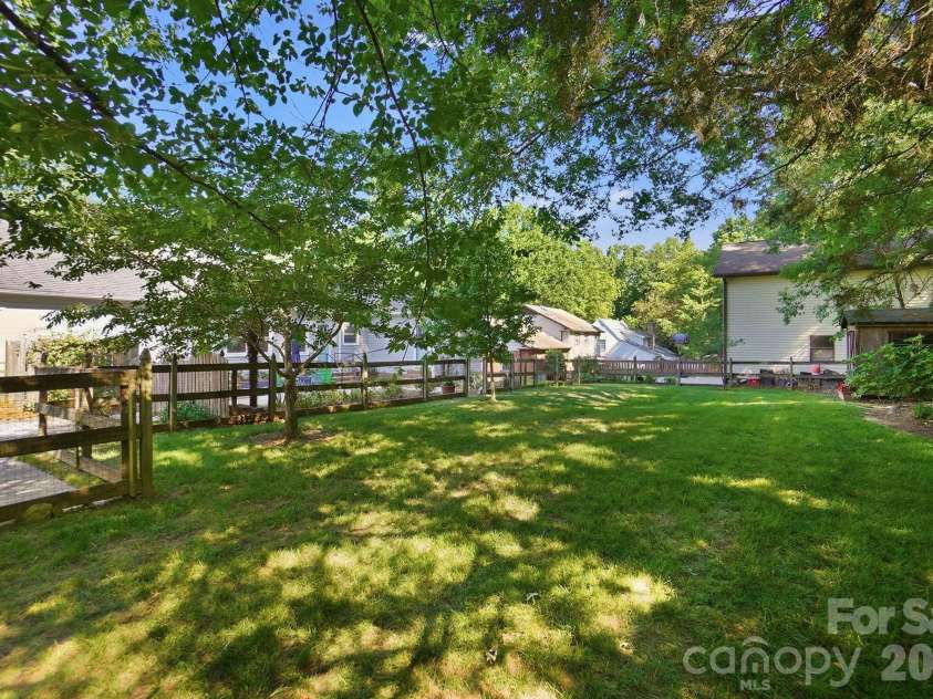 1200 Beechdale Drive, Charlotte, NC 28212.  MLS# CAR4378896, YatesRealty ID 24795. 