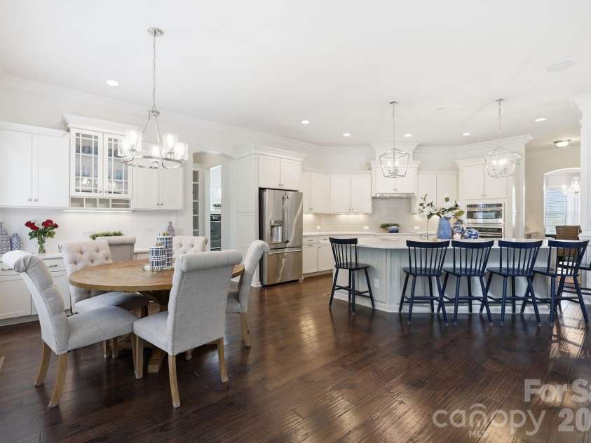 1077 Wessington Manor Lane, Fort Mill, SC 29715.  MLS# CAR4379642, YatesRealty ID 24796. Breakfast and Kitchen