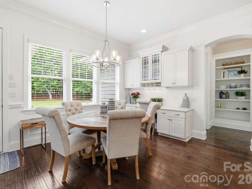 1077 Wessington Manor Lane, Fort Mill, SC 29715.  MLS# CAR4379642, YatesRealty ID 24796. Breakfast Area