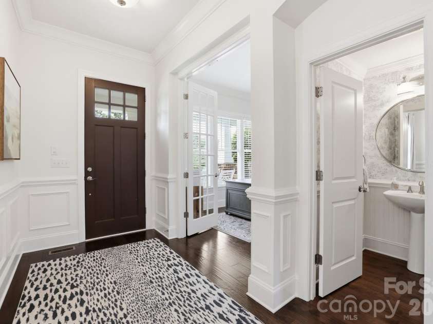 1077 Wessington Manor Lane, Fort Mill, SC 29715.  MLS# CAR4379642, YatesRealty ID 24796. Entry Hall