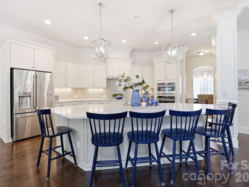 1077 Wessington Manor Lane, Fort Mill, SC 29715.  MLS# CAR4379642, YatesRealty ID 24796. Kitchen